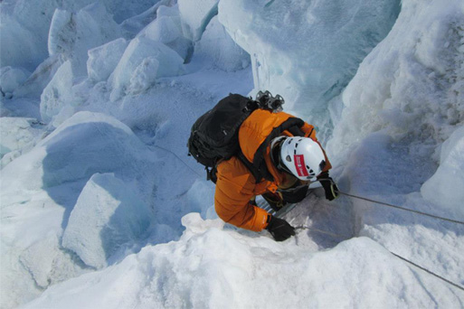 Going up and down in a long, drawn-out rotation system to acclimatise