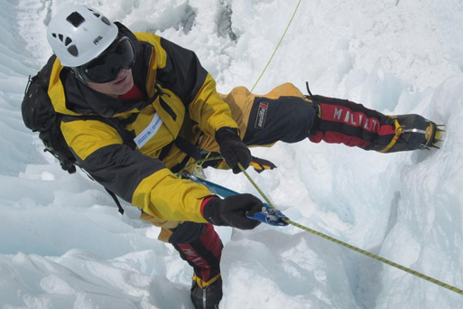 Horacio Galanti climbing a serac