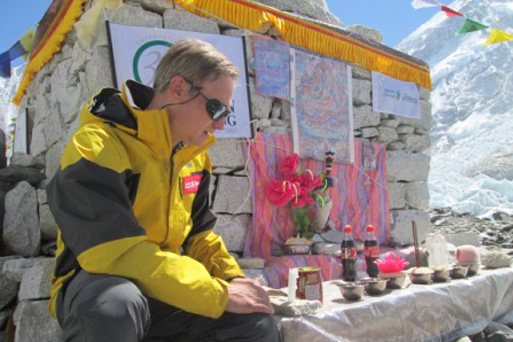 Horacio Galanti participates in the Puja ceremony Horacio Galanti participates in the Puja ceremony