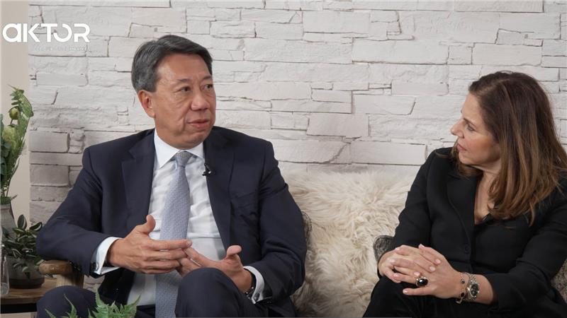 Benjamin Hung in conversation at Davos.