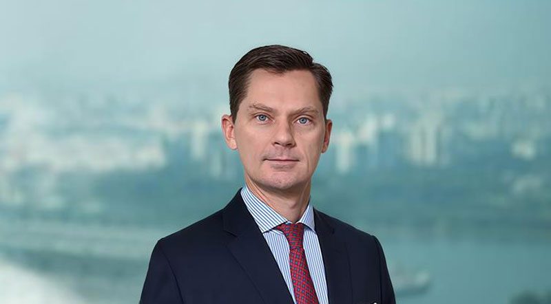 Headshot image of Eric Robertson