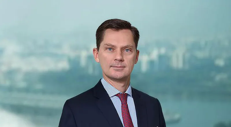 Headshot image of Eric Robertson
