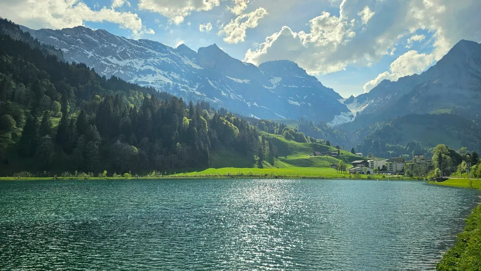 Image of a lake