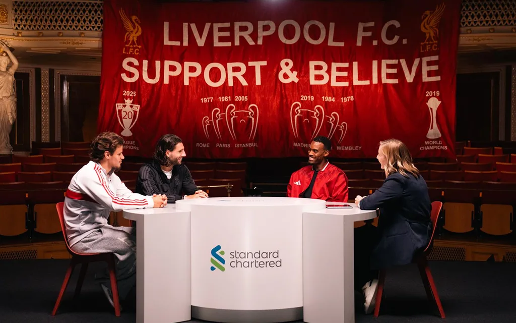 Players chat around the Reds Roundtable.
