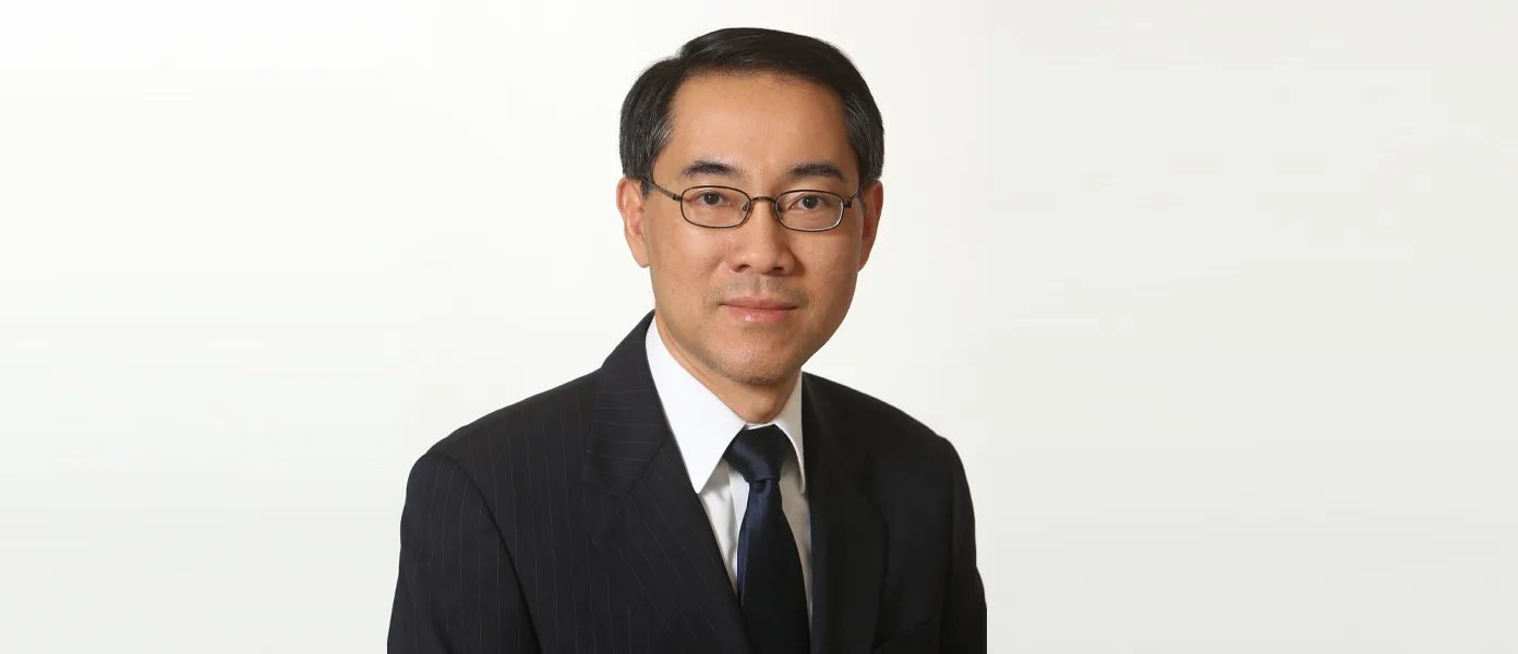 A portrait of Shuang Ding