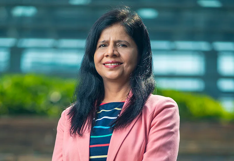 Sumi Mohan headshot