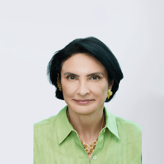 Updated headshot of Germana Cruz