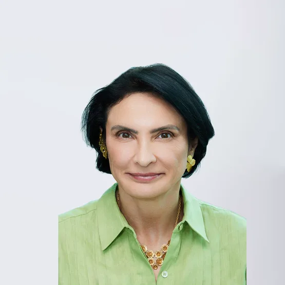 Updated headshot of Germana Cruz