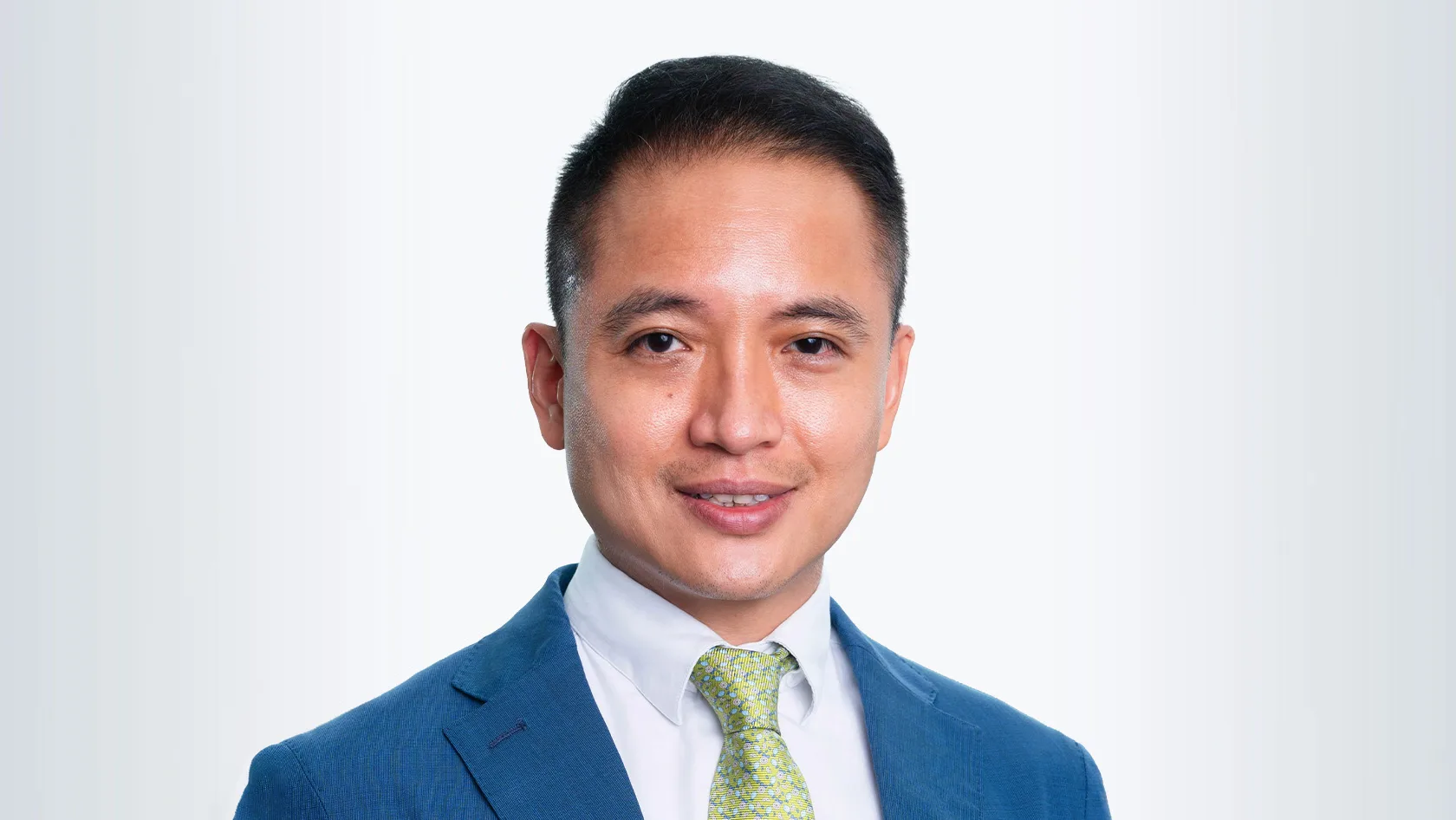Updated headshot of Raymond Cheng