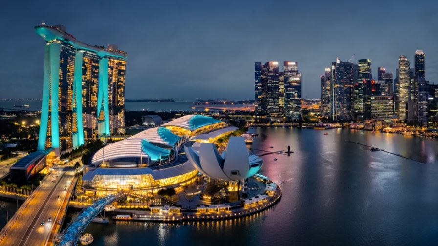 skyline of singapore marina bay at night