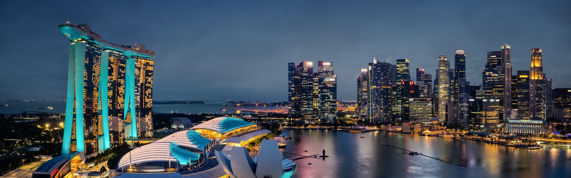 skyline of singapore marina bay area