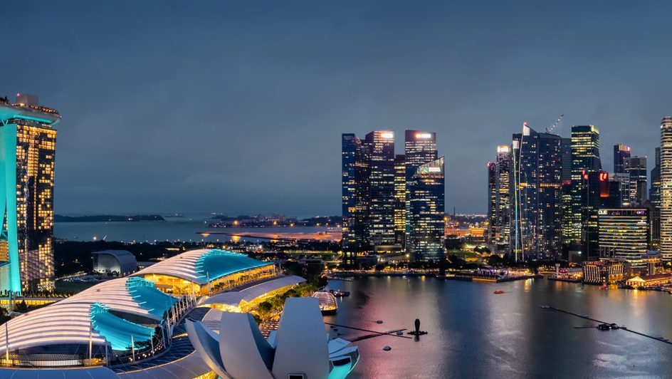skyline of singapore marina bay area
